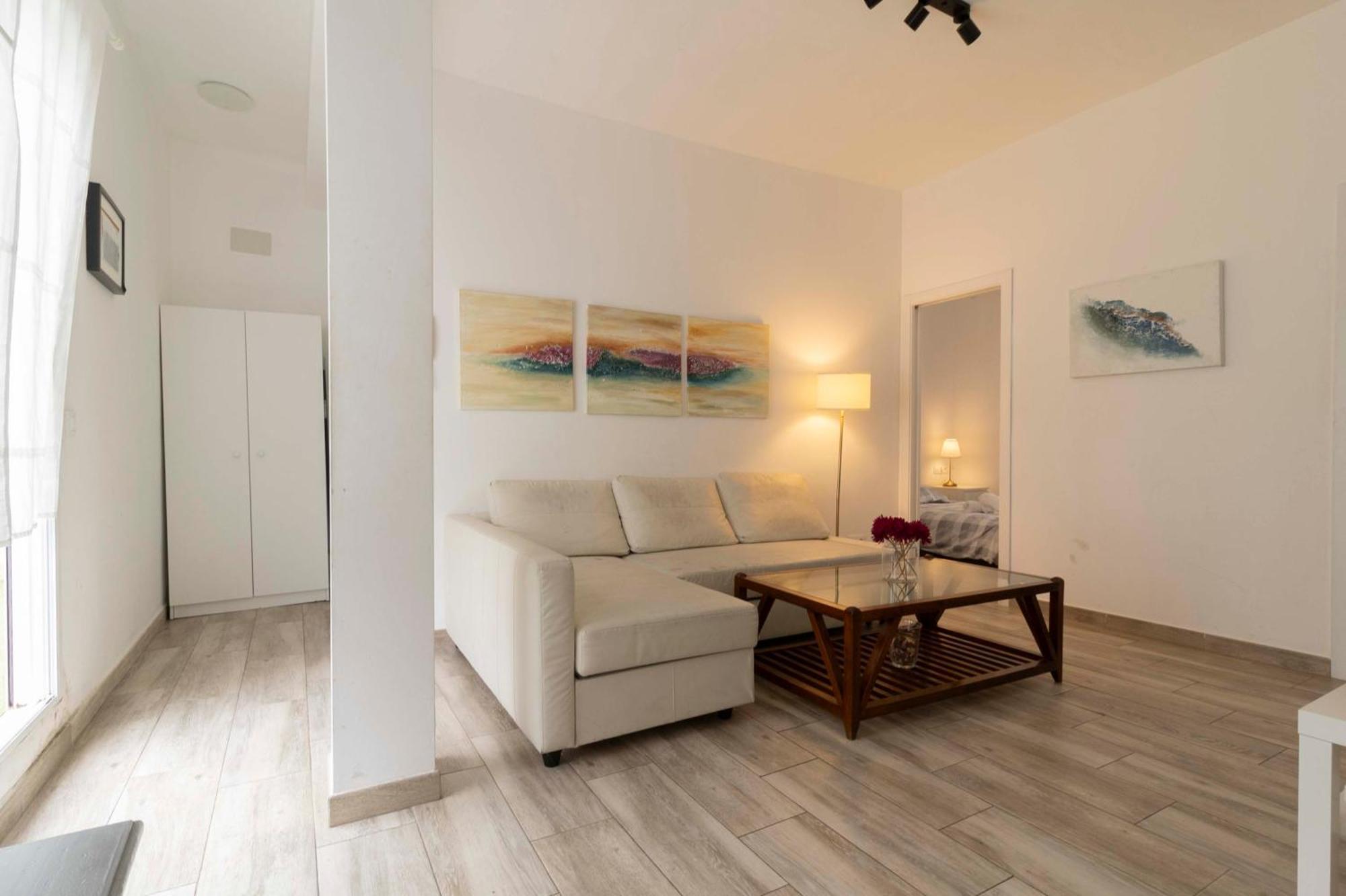 Apartamentos Los Remedios 塞维利亚 外观 照片