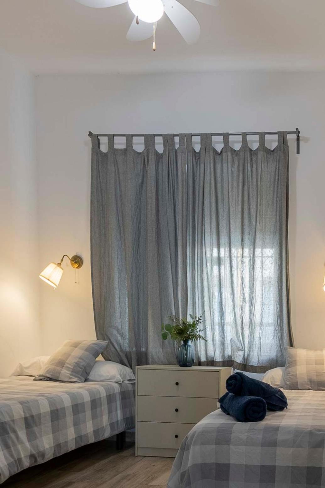 Apartamentos Los Remedios 塞维利亚 外观 照片