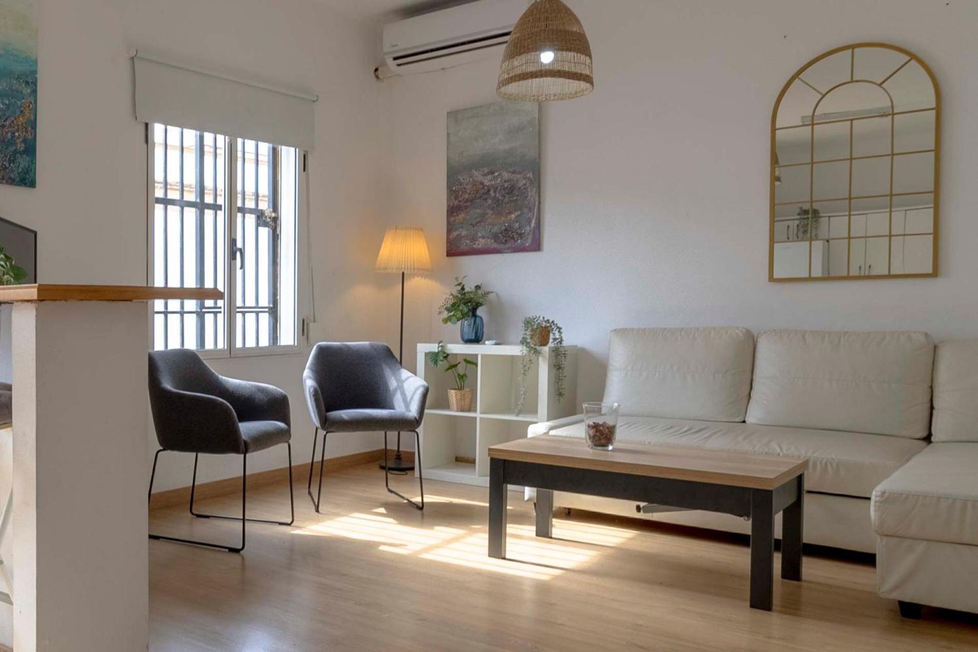 Apartamentos Los Remedios 塞维利亚 外观 照片